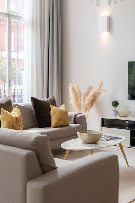 Presidential With 14ft High Ceilings & Private Elevator Apartamento Londres