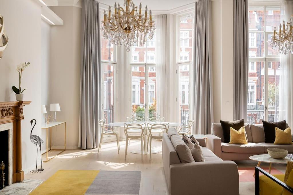 Presidential With 14ft High Ceilings & Private Elevator Londres