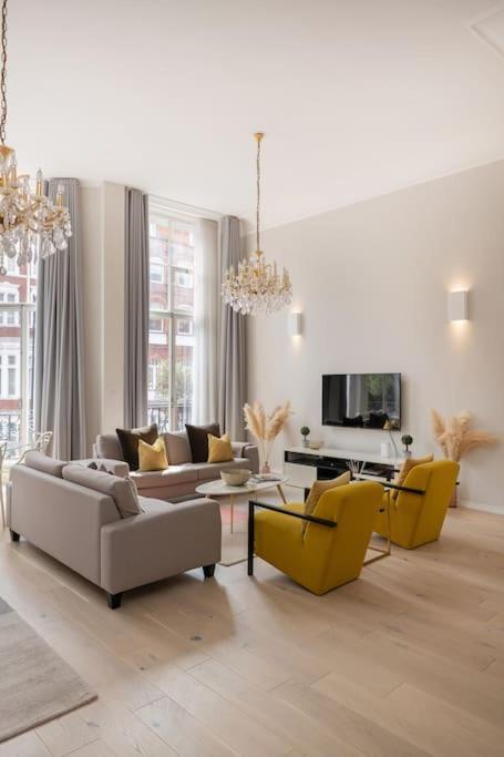 Presidential With 14ft High Ceilings & Private Elevator Apartamento