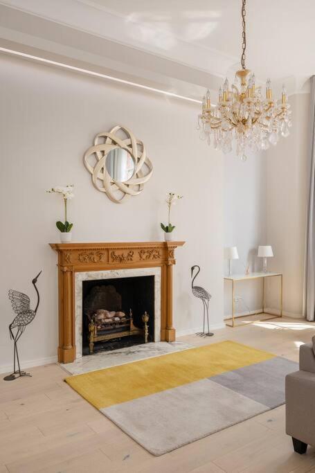 Presidential With 14ft High Ceilings & Private Elevator Apartamento Londres