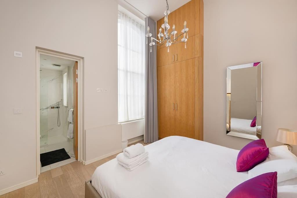 Presidential With 14ft High Ceilings & Private Elevator Apartamento
