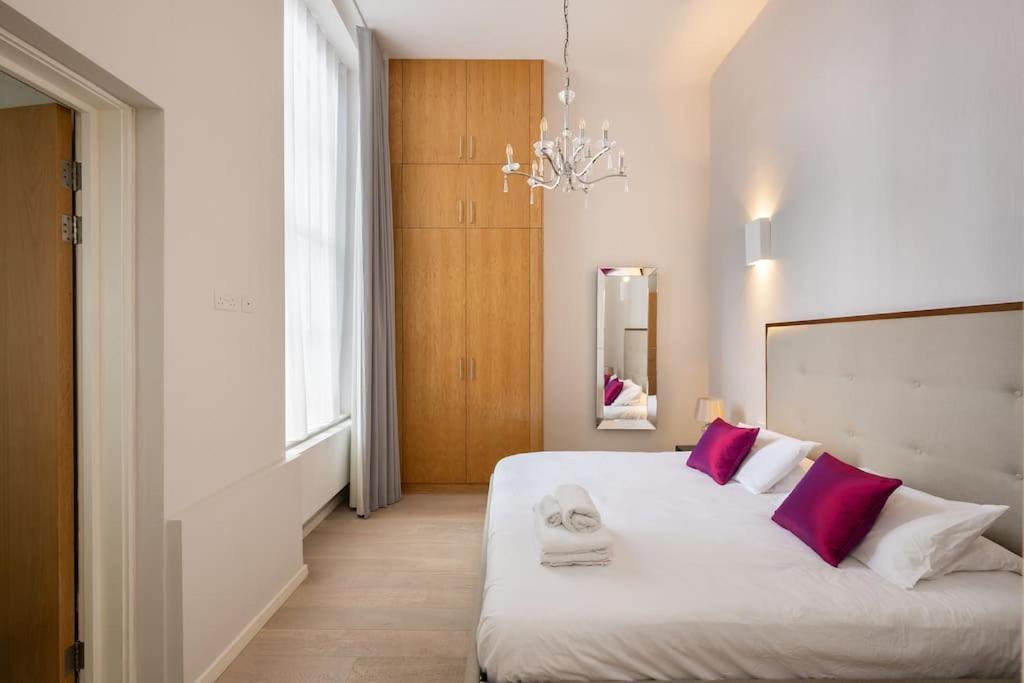Apartamento Presidential With 14ft High Ceilings & Private Elevator Londres